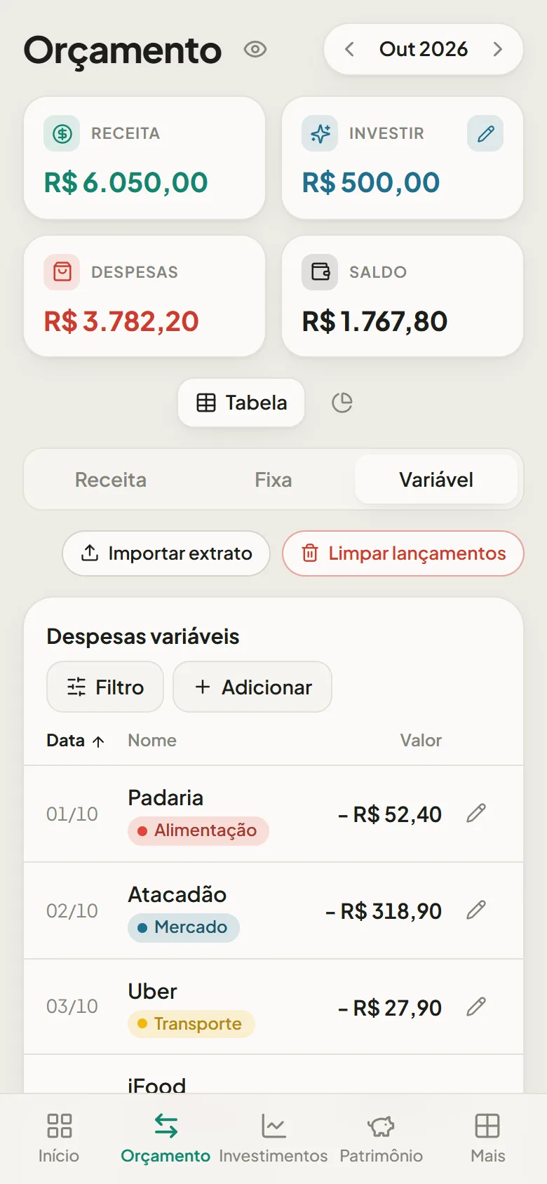 Lista de despesas do mês no Bolsso, com data, categoria e valor